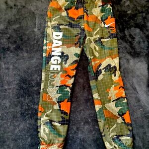 Boys Youth Large Nike Joggers Camo NWT $48